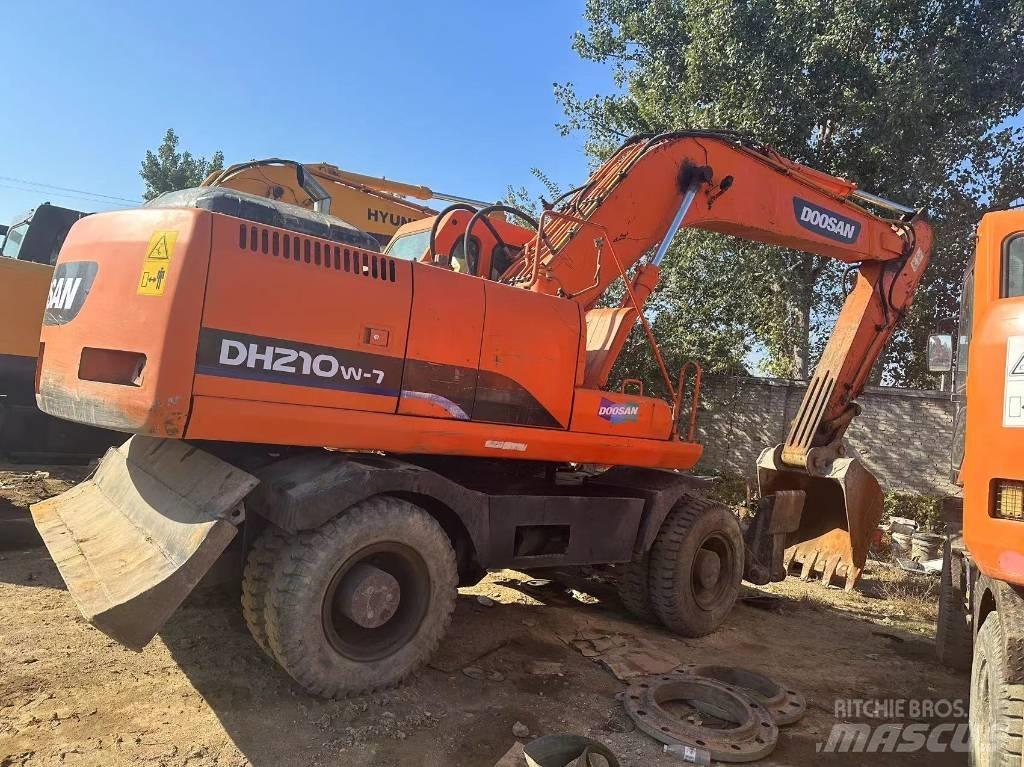 Doosan DH 210 W Bagri na kolesih