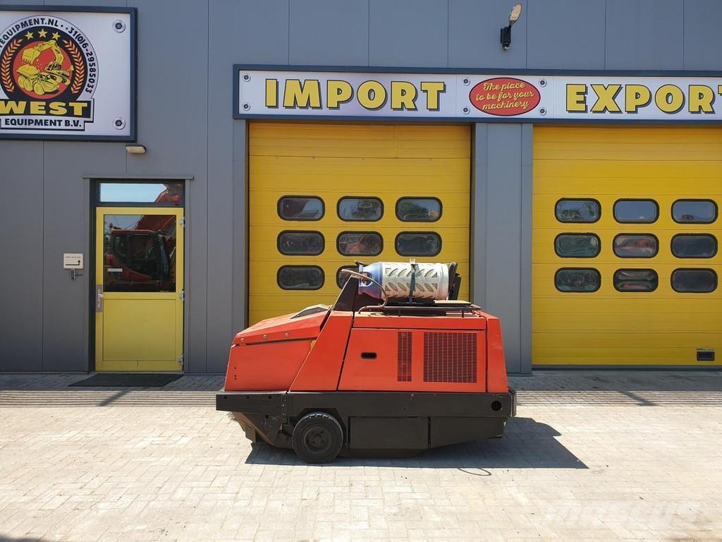 Hako Jonas 1700 Cestni pometači