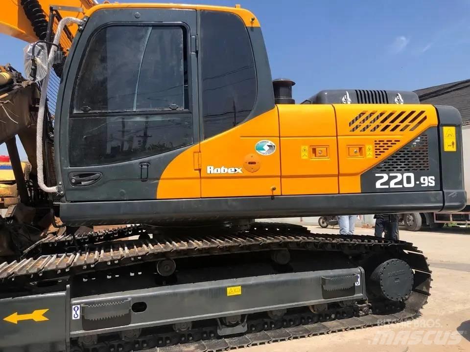 Hyundai R220-9s Bagri goseničarji