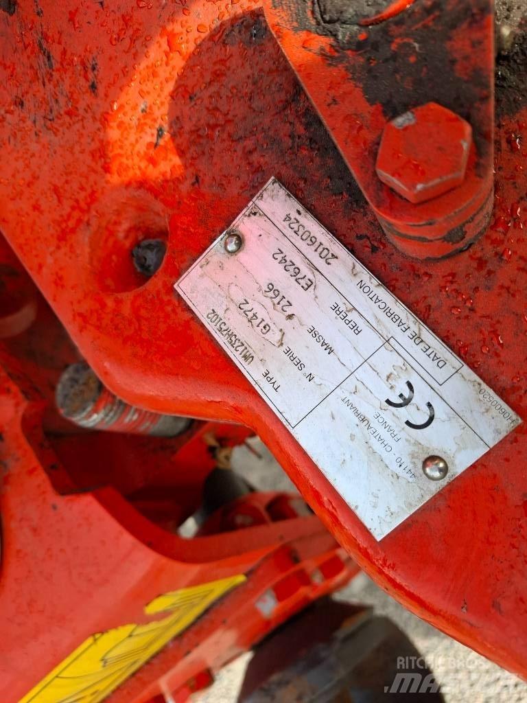 Kuhn Vari-Master 123 Obračalni plugi