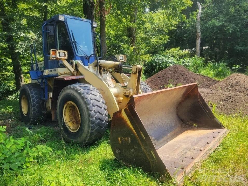 Komatsu WA 250 Kolesni nakladalci