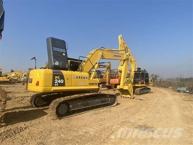 Komatsu PC 240-8 Bagri goseničarji