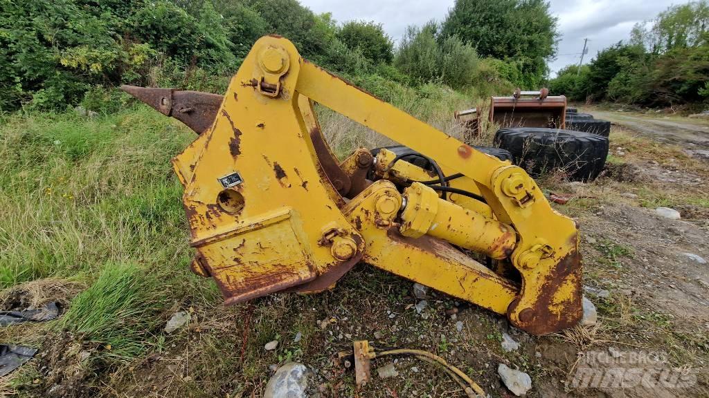 Komatsu D85 Podvozje in vzmetenje