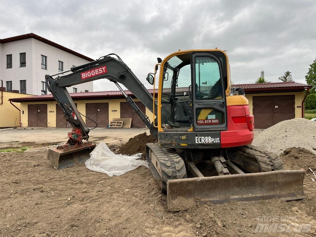 Volvo ECR 88 PLUS Midi bagri 7t – 12t