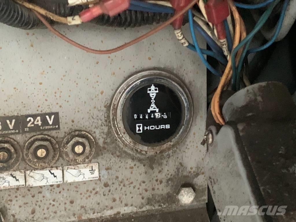 SkyJack SJ 8841 Škarjaste dvižne ploščadi