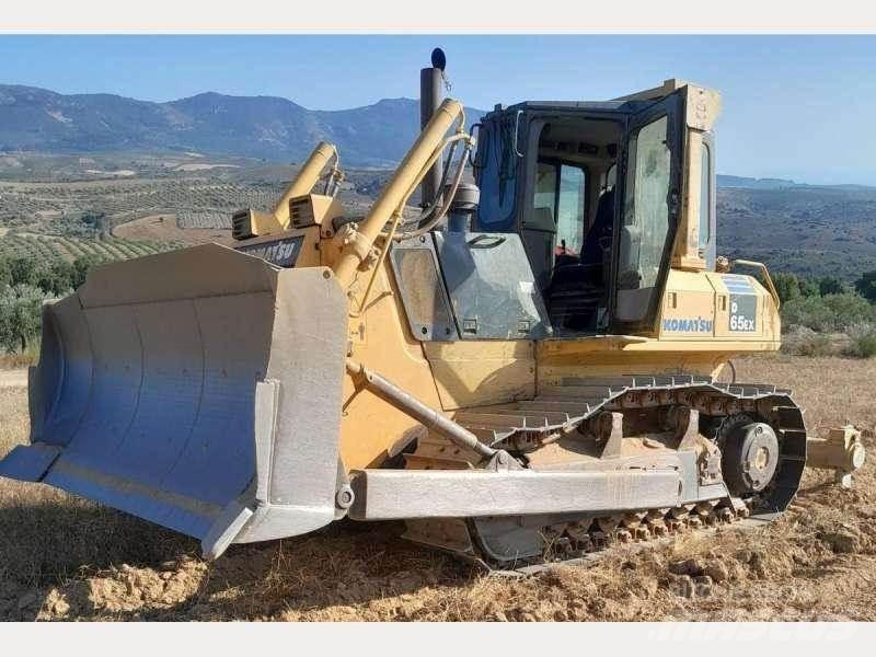 Komatsu D65EX-15 Buldožerji goseničarji