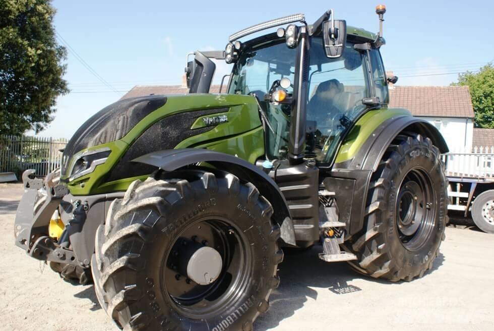 Valtra T 235 D Traktorji