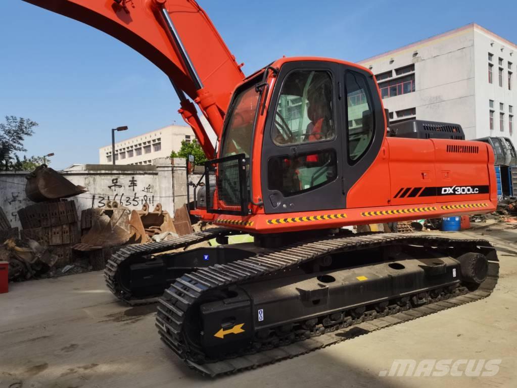 Doosan DX 300 Bagri goseničarji