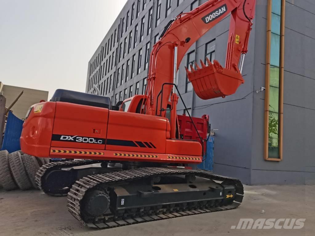 Doosan DX 300 Bagri goseničarji