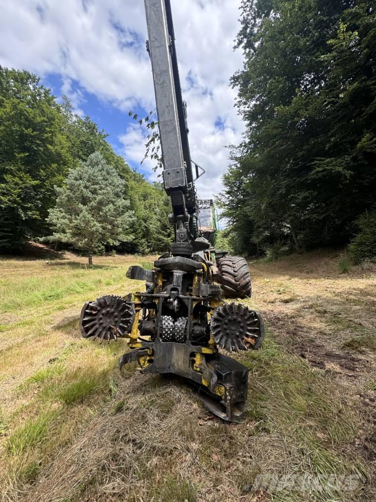 John Deere 11 70 G Harvesterji