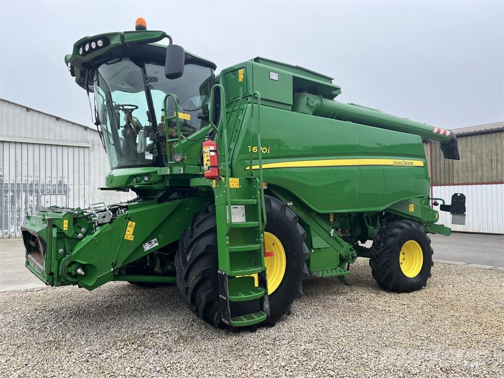 John Deere T670i Kombajni