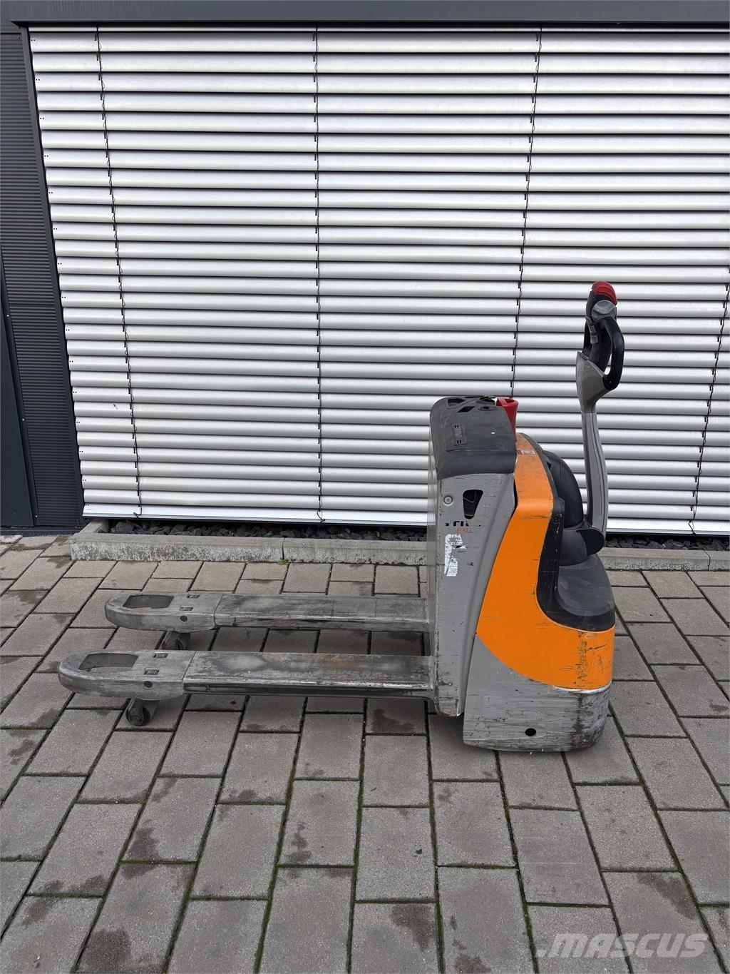 Still EXU16 Ročni električni viličar