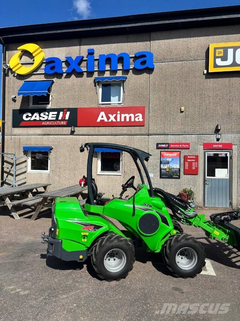 Avant 528 Skid steer mini nakladalci