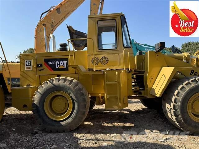 CAT 966 F Kolesni nakladalci