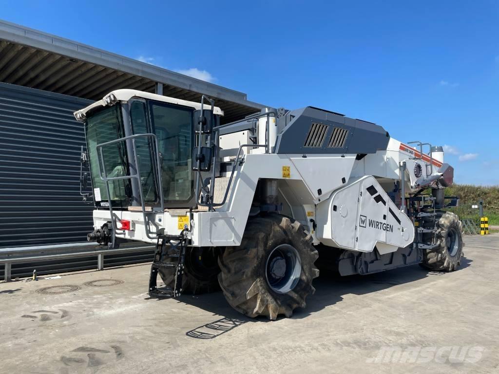Wirtgen WR 240I Stroji za recikliranje asfalta