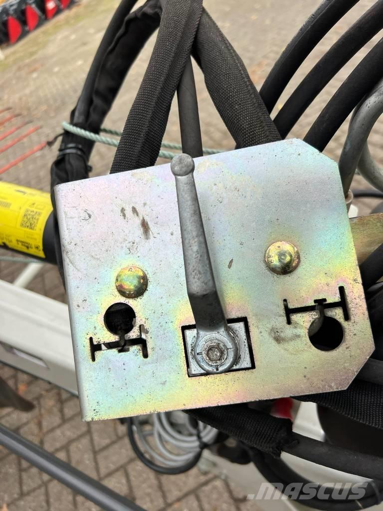 CLAAS Liner 2900 Zgrabljalniki