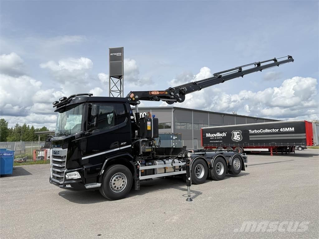 DAF XF 530 FAW 8X4 Tovornjaki z žerjavom