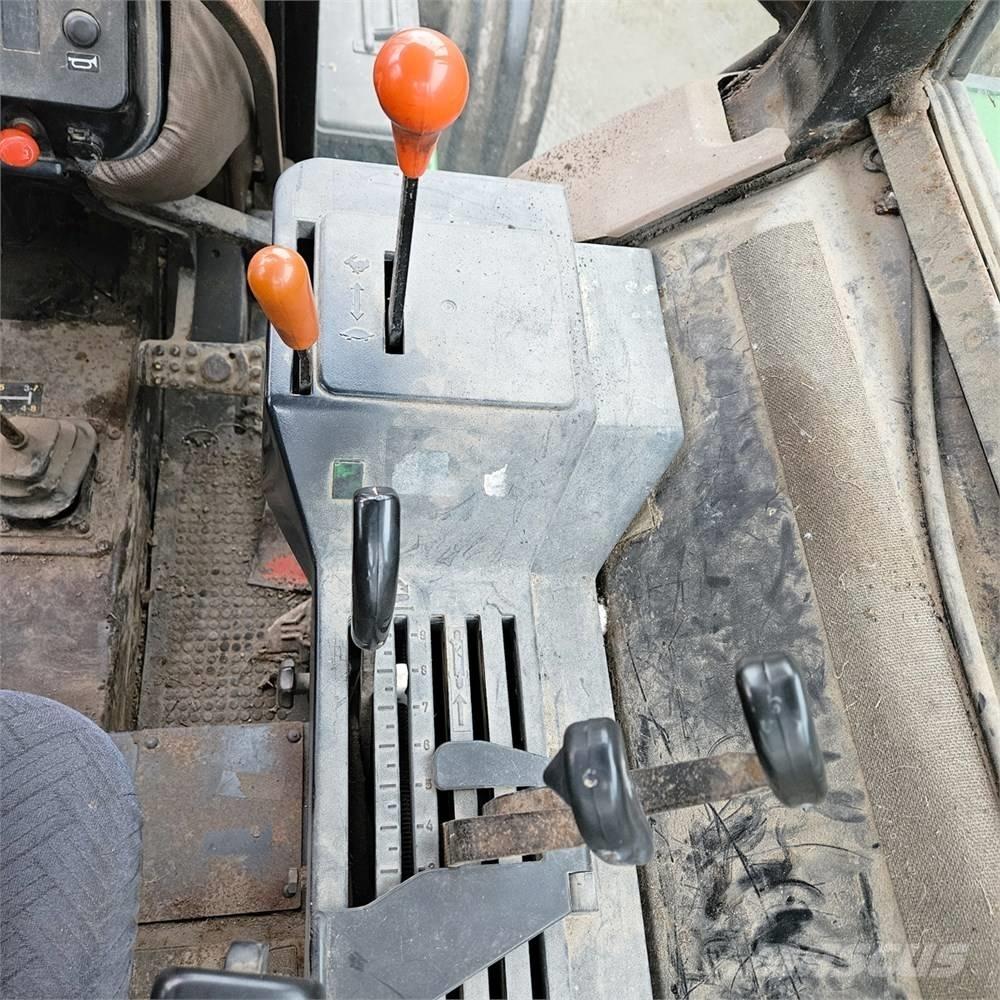John Deere 2040 Traktorji