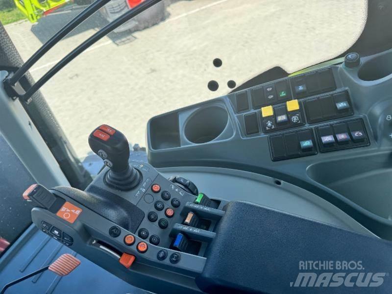 CLAAS AXION 810 Traktorji