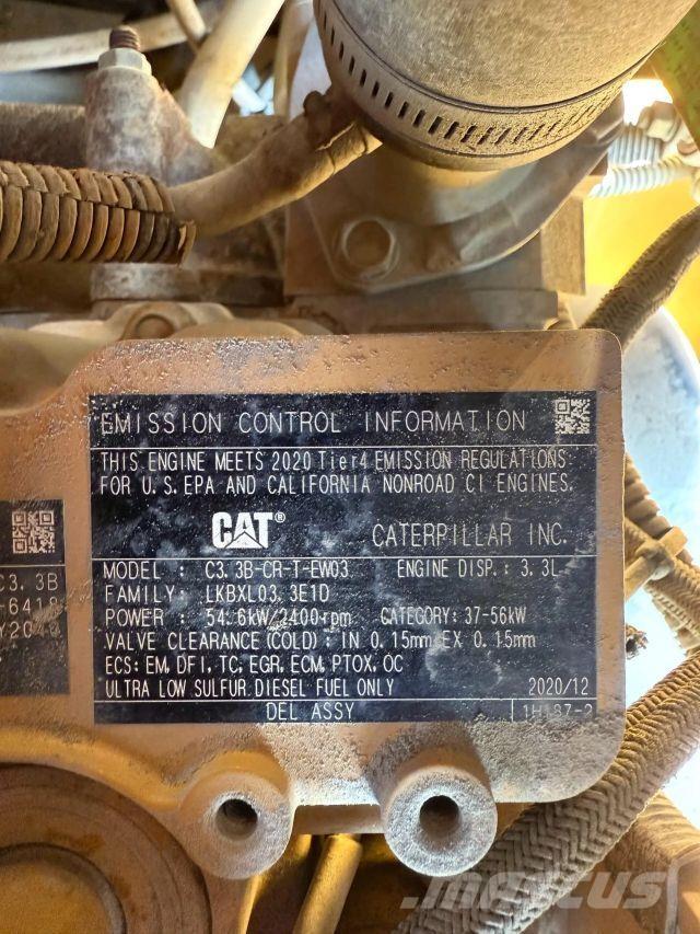 CAT 906M Kolesni nakladalci