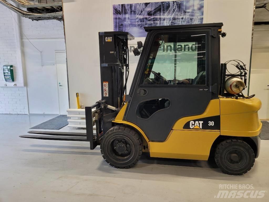 CAT GP 30 N Plinski viličarji