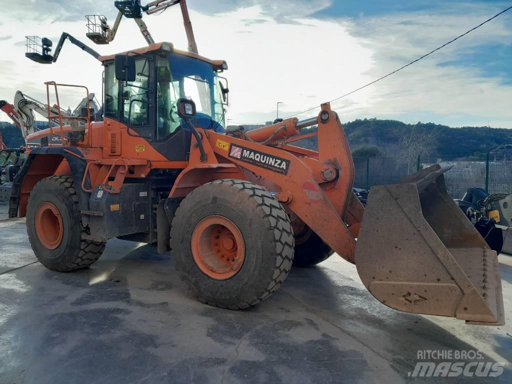 Doosan DL 300 Kolesni nakladalci