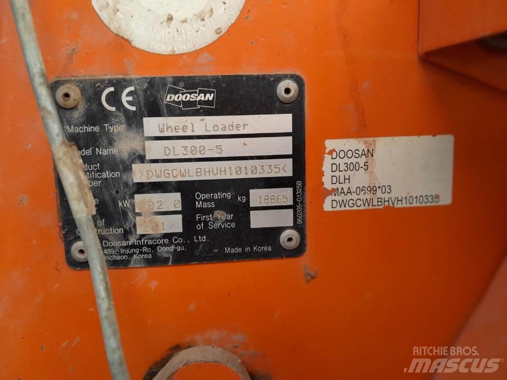 Doosan DL 300 Kolesni nakladalci