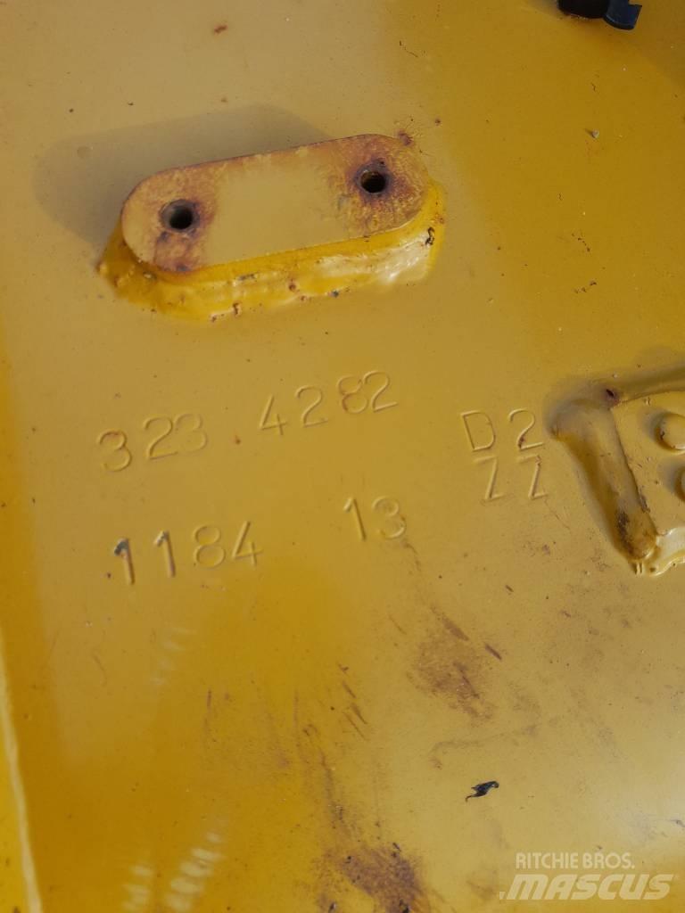 CAT 906 Lyftramverk Kolesni nakladalci