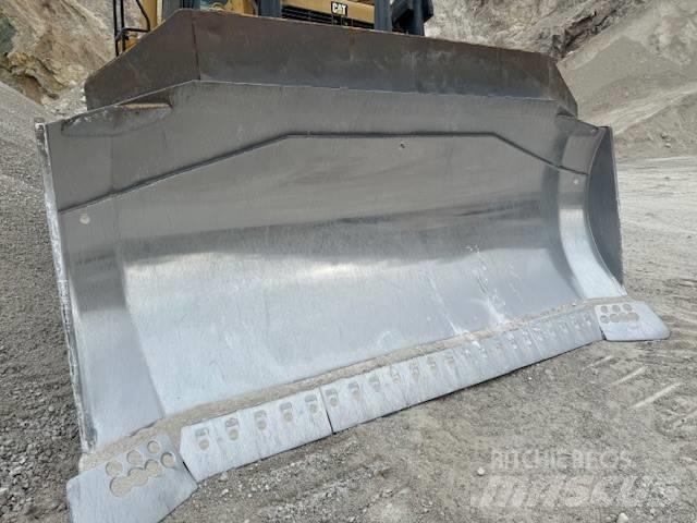 CAT D 9 T Buldožerji goseničarji