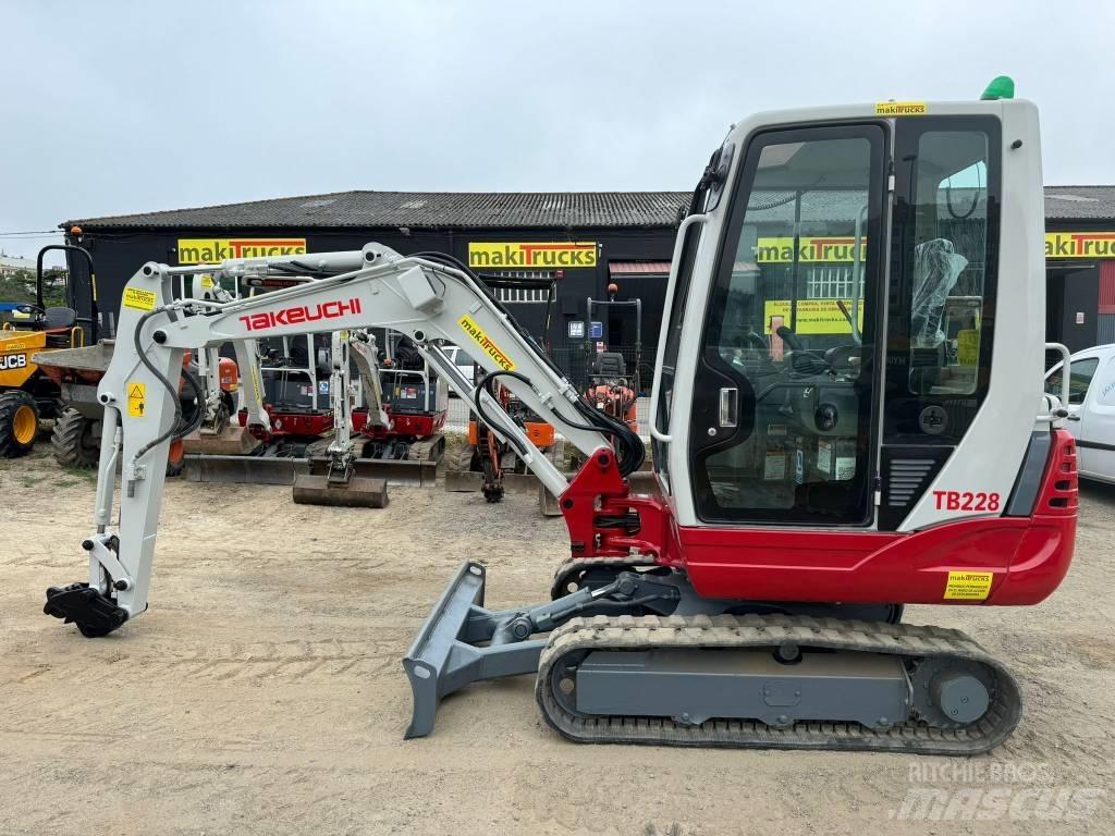 Takeuchi TB228 Mini bagri <7t