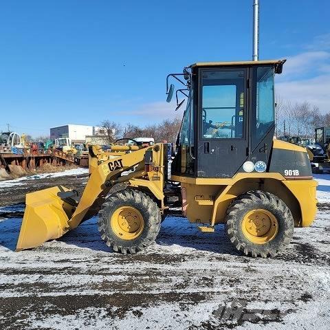 CAT 901B Kolesni nakladalci