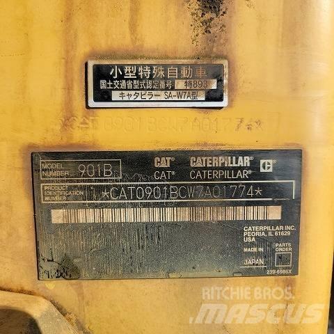 CAT 901B Kolesni nakladalci