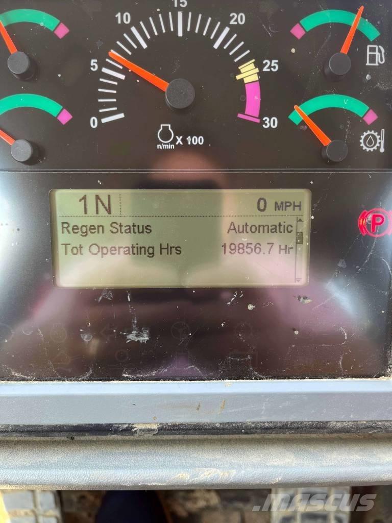 CAT 966 K Kolesni nakladalci