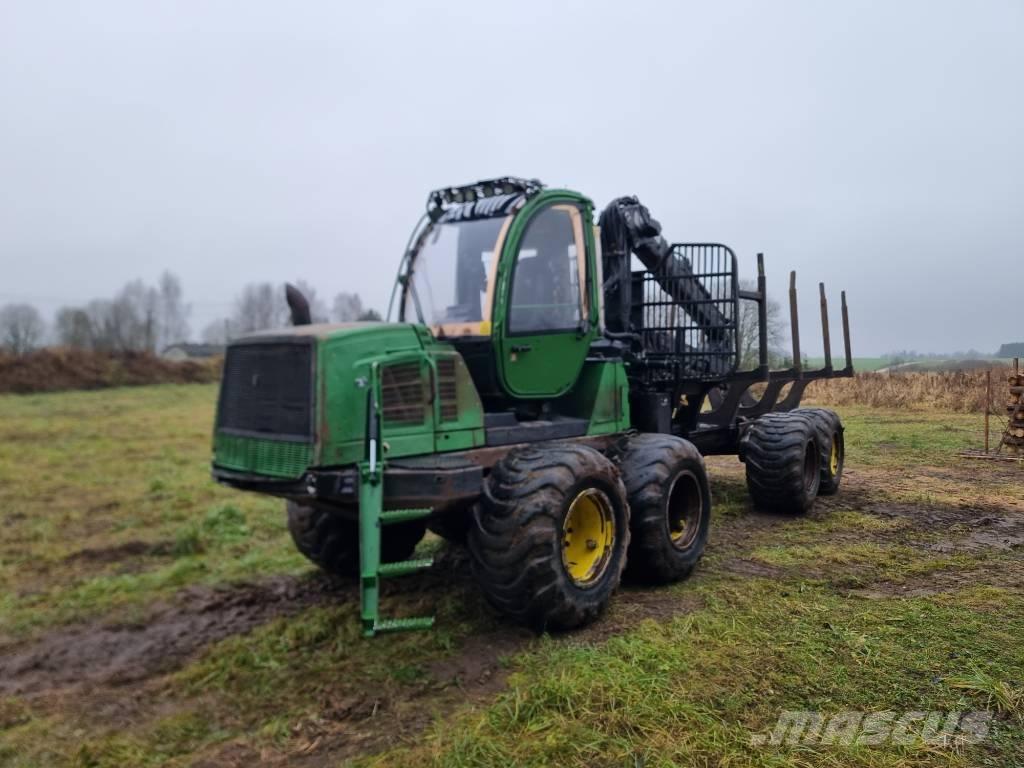 John Deere 1110 E Forwarderji