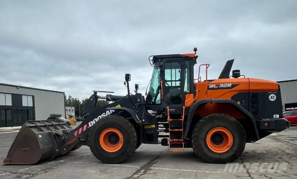 Doosan DL 320-7 Kolesni nakladalci