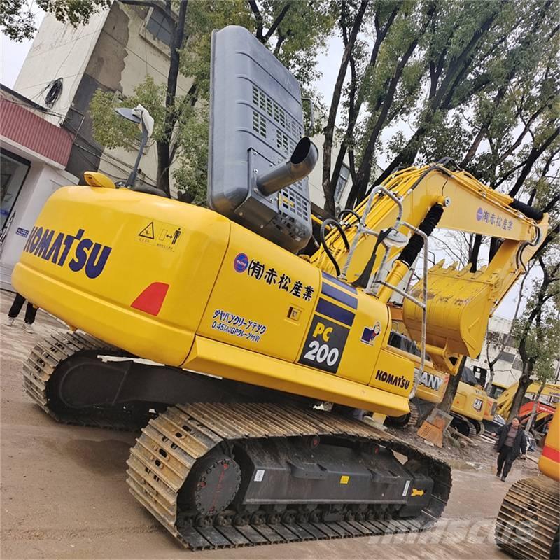 Komatsu PC 200-8 Bagri goseničarji
