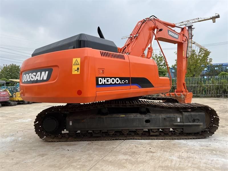 Doosan 300 Bagri goseničarji