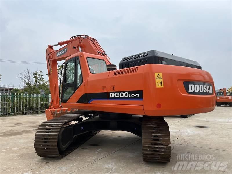 Doosan 300 Bagri goseničarji
