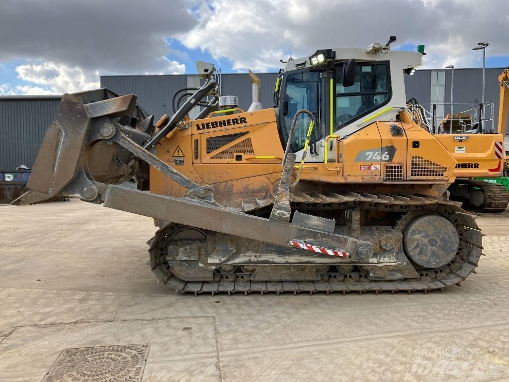 Liebherr PR 746 Buldožerji goseničarji
