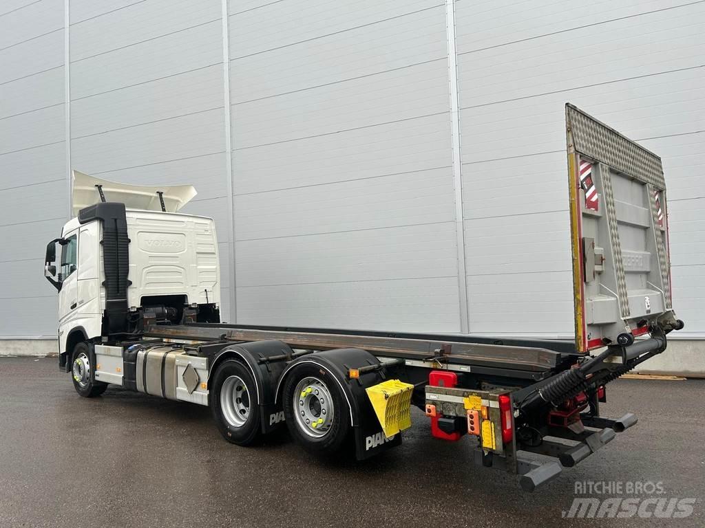 Volvo FH Razstavljivi tovornjaki z žičnimi dvigali