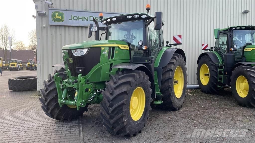 John Deere 6R215 Traktorji