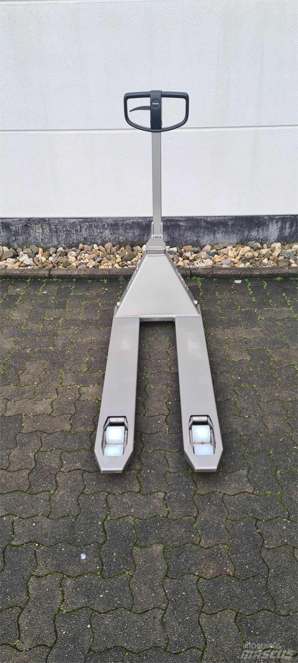 BT LHM 200ST Ročni paletnik