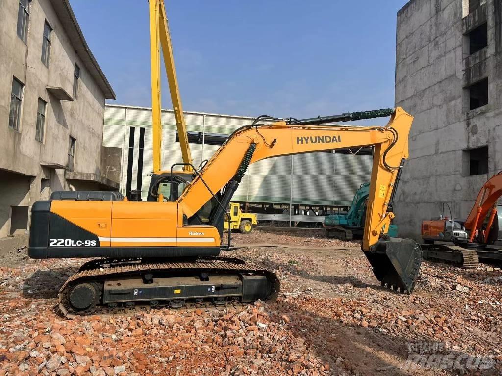 Hyundai R220 Bagri goseničarji