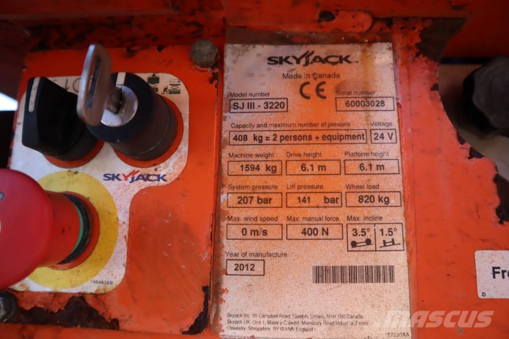 SkyJack SJ III 3220 Škarjaste dvižne ploščadi