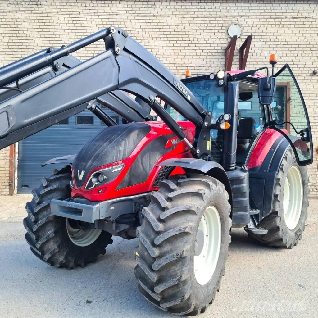 Valtra T 174 Traktorji