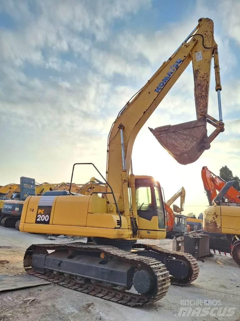 Komatsu PC 200-7 Bagri goseničarji