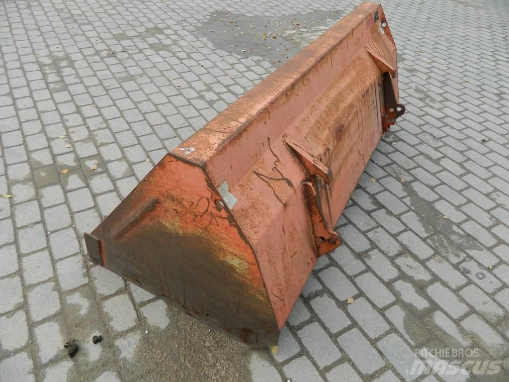  Kauss 18 Drugi priključki za nakladanje in kopanje