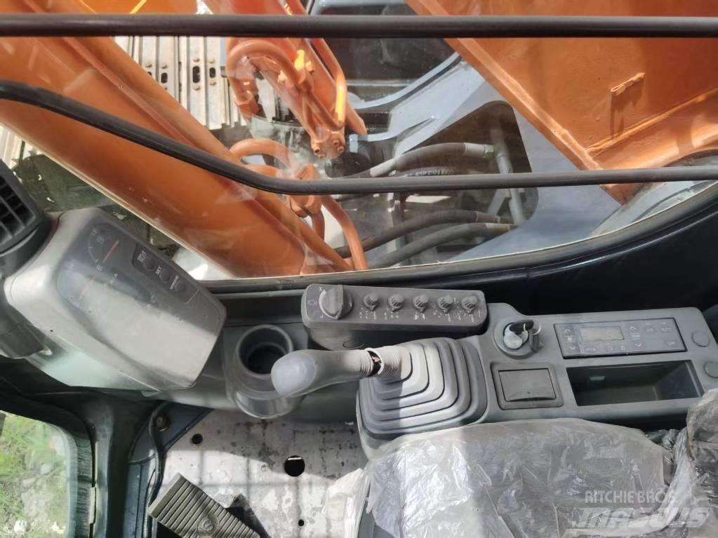 Hitachi ZX 200 Bagri goseničarji