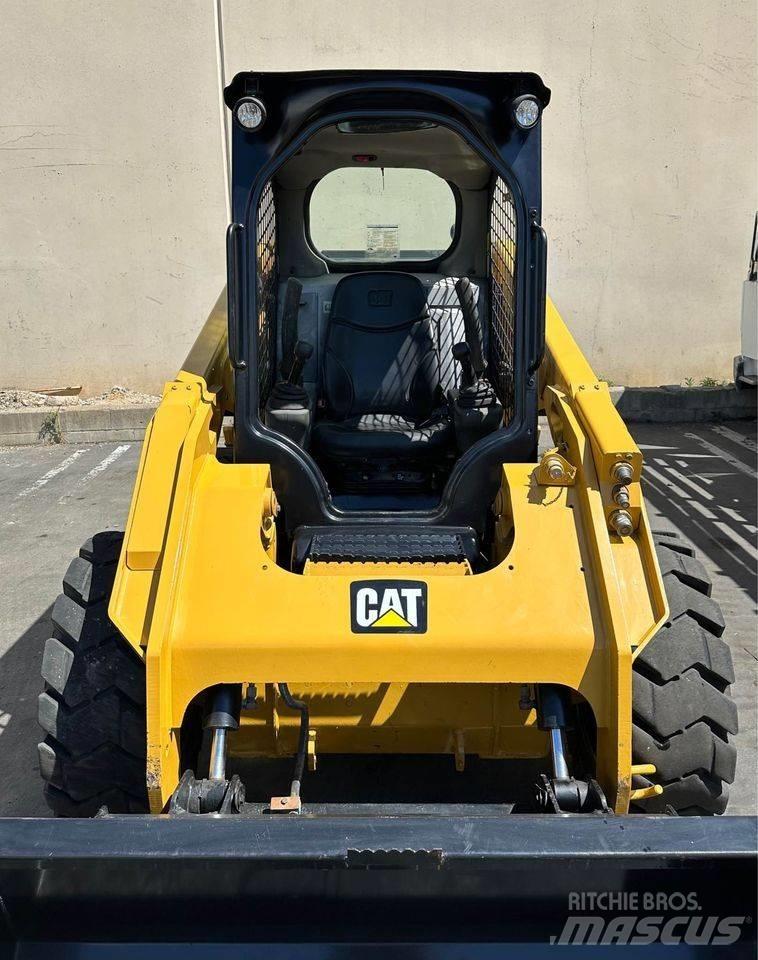 CAT 246 D Skid steer mini nakladalci