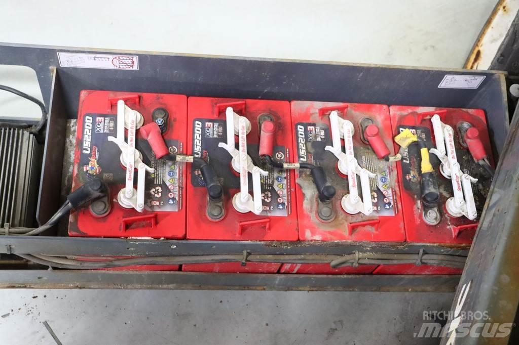 SkyJack SJ III3220 Škarjaste dvižne ploščadi